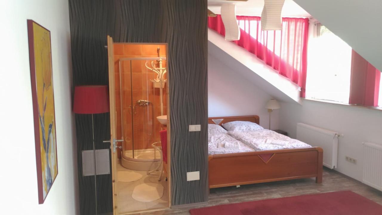 Patak28 Apartmanok โชพรอน ภายนอก รูปภาพ