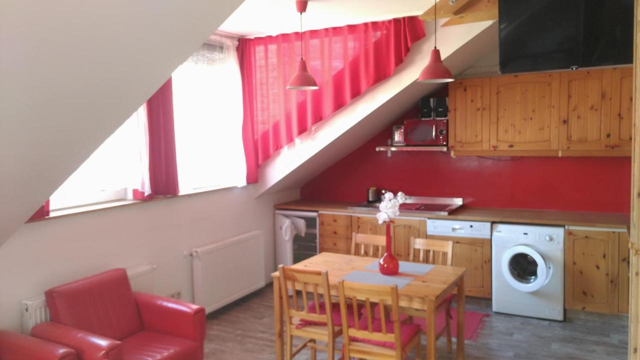 Patak28 Apartmanok โชพรอน ภายนอก รูปภาพ